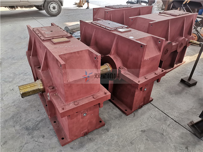 金屬撕碎機(jī)減速機(jī)采用什么類型，什么型號？