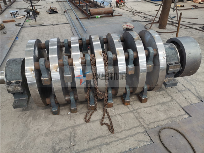 <a href='http://m.qlnddj.cn/psxl/4.html' target='_blank'><span>廢鋼破碎機(jī)</span></a><a href='http://m.qlnddj.cn/scxc/1572.html' target='_blank'><span>錘頭</span></a>