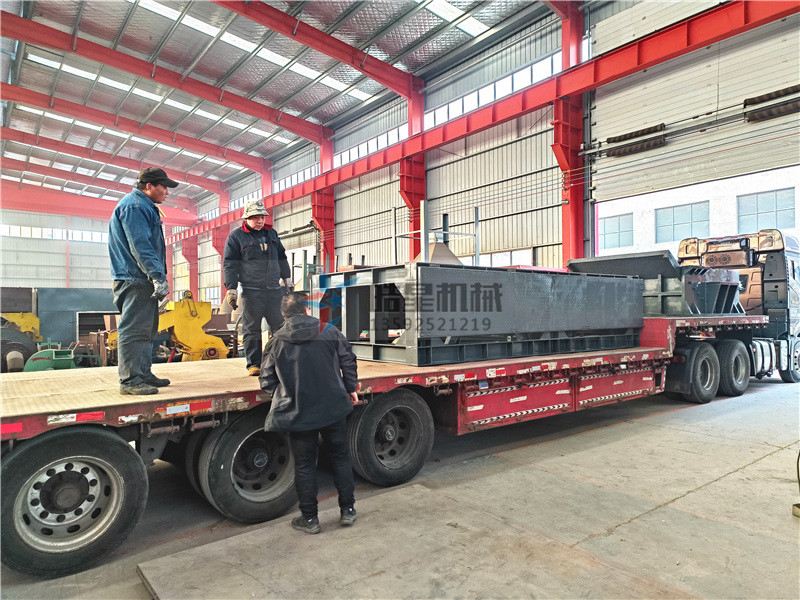 廢鋁破碎機發(fā)貨 <a href='http://m.qlnddj.cn/psxl/1279.html' target='_blank'><span>廢鋁破碎機</span></a>發(fā)貨